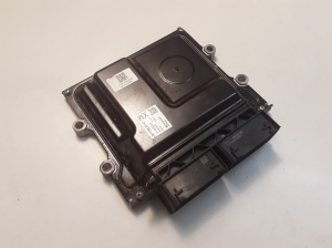VOLVO V40 (2012–2019) Engine control unit 31459244 - 4
