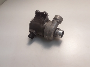 VOLVO V40 (2012–2019) Water pump 31368715 - 3