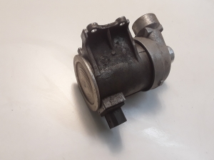 VOLVO V40 (2012–2019) Water pump 31368715 - 4