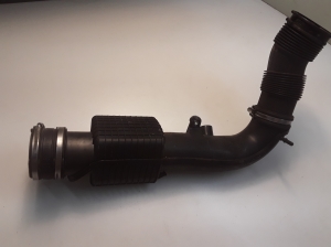 VOLVO V40 (2012–2019) Air intake hose 31319691 - 2