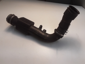 VOLVO V40 (2012–2019) Air intake hose 31319691 - 3