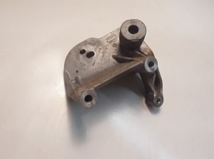VOLVO V40 (2012–2019) Gearbox bracket 31359637 - 2