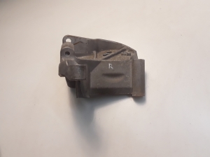 VOLVO V40 (2012–2019) Gearbox bracket 31359637 - 3