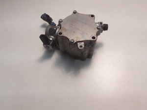 VOLVO V40 (2012–2019) Vacuum pump 31316143 - 3