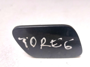 Front bumper headlight washer cap - 7L6807752