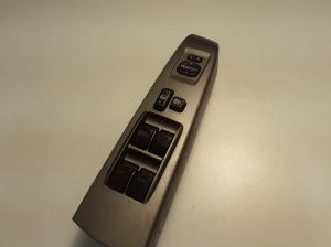 TOYOTA Prius W20 (2003–2011) Priekšējo durvju stikla slēdzis 8482047020 - 3