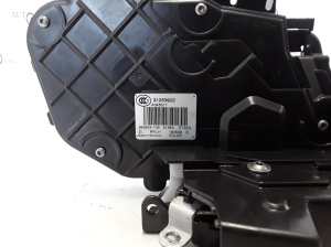 VOLVO XC60 (2008–2017) Rear side door lock 31253922 - 6