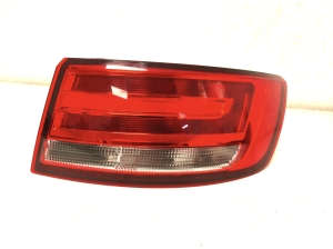 Feu arrière d’angle - 8W5945070A