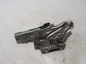 VOLVO S90 (2016–2026) Hood hinge 32219799 - 2