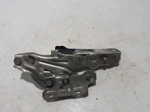 VOLVO S90 (2016–2026) Hood hinge 32219800 - 2