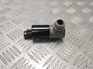 Polestar 2 II (2021–2026) Front windshield washer pump 32237969 - 4
