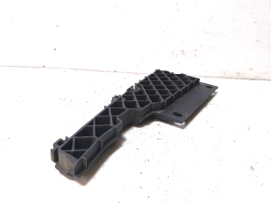 Mercedes Benz GLK-Class 204 (2008–2015) Front grille bracket A2048851036 - 4
