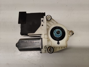 Volkswagen Passat B6 (2005–2010) Front door window regulator motor 1K0959792 - 3