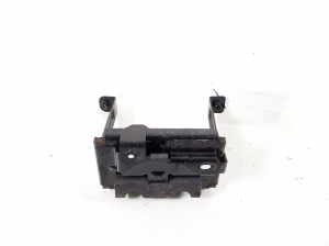Sonstiger Halter - J9D310795AA