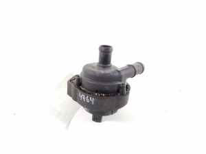   Zusatzwasserpumpe  - J9D318D473AA 