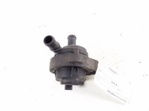 Jaguar l-Pace (2018–2026) Auxiliary water pump J9D318D473AA - 3