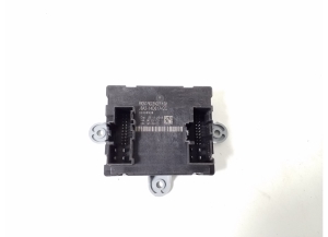   Esiukse juhtplokk  - J8A214D617CC 