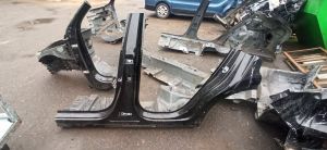VOLVO C 40 I (2022–2026) Keskmine piilar 32394083 - 3