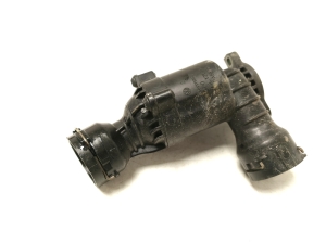 AUDI A4 B9 (2015–2026) Termostaadi korpus 04L121111H - 2