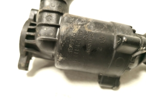 AUDI A4 B9 (2015–2026) Termostaadi korpus 04L121111H - 3