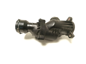 AUDI A4 B9 (2015–2026) Termostaadi korpus 04L121111H - 5
