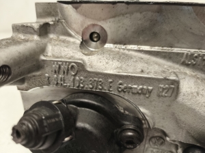 AUDI A4 B9 (2015–2026) Plokikaas 04L103373E - 4