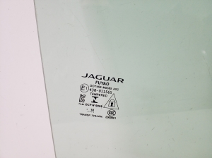 Jaguar l-Pace (2018–2026) Aizmugurējo sānu durvju stikls J9D325712AA - 3