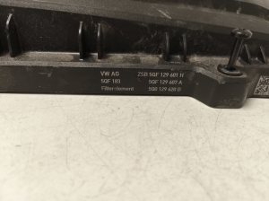 Volkswagen Golf VIII (2019–2026) Luftfiltergehäusedeckel 5QF129601H - 4