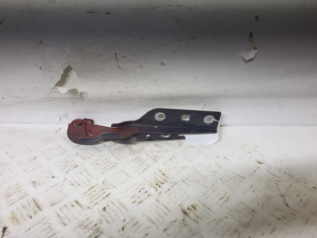 Volkswagen Golf VII (2012–2026) Kapoti hing 5G0823301A Volkswagen Golf VII (2012–2026) Kapoti hing 5G0823301A