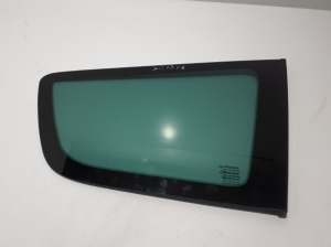 Vitre de custode arrière - 833067121R