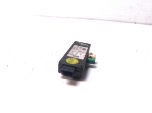 Volkswagen Transporter T5 (2003–2015) Antenna amplifier 7H5035577K - 2