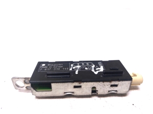 AUDI A4 B8 (2007–2016) Antenna amplifier 8K9035225A - 2