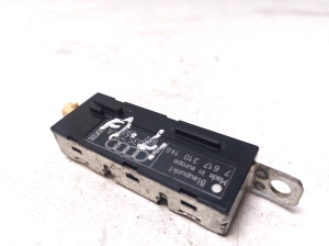 AUDI A4 B8 (2007–2016) Antenna amplifier 8K9035225A - 3