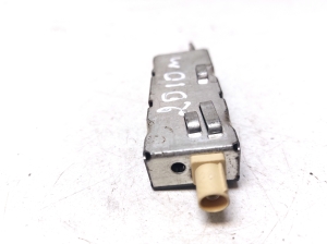 AUDI A4 B8 (2007–2016) Antenna amplifier 8K9035225A - 4