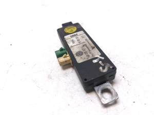 Volkswagen Transporter T5 (2003–2015) Antenna amplifier 7H5035577K - 2