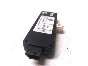Volkswagen Transporter T5 (2003–2015) Antenni võimendi 7H5035577J - 2