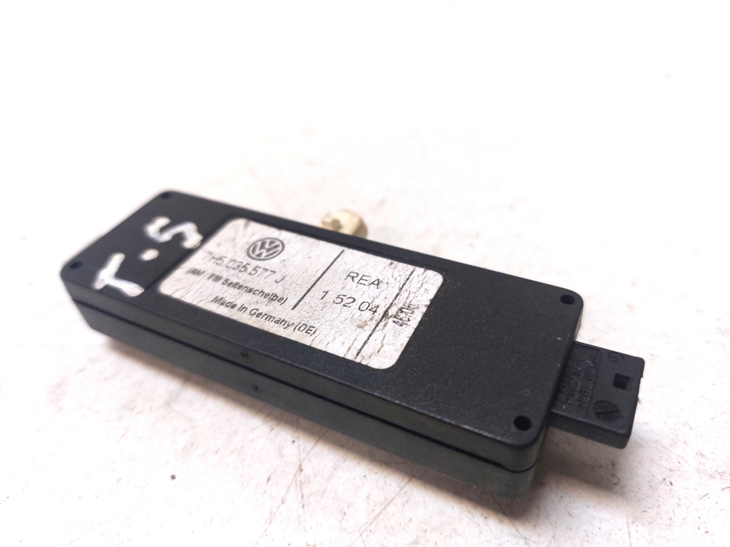 Volkswagen Transporter T5 (2003–2015) Antenna amplifier 7H5035577J Volkswagen Transporter T5 (2003–2015) Antenna amplifier 7H5035577J