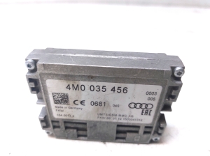 AUDI Q7 (2015–2026) Antenna amplifier 4M0035456 - 3
