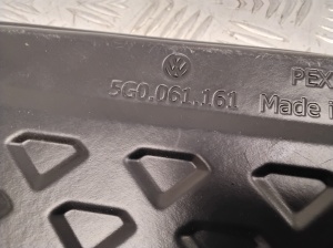 Volkswagen Golf VII (2012–2026) Trunk carpet 5G0061161 - 3