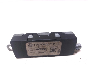 Volkswagen Touran I (2003–2010) Antenas pastiprinātājs 1T0035577P - 3