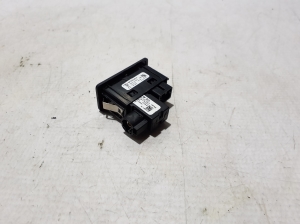 Porsche Panamera 971 (2016–2026) USB port 9P1035222A - 3