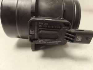Volkswagen Golf VIII (2019–2026) Mass air flow sensor 05L906461G - 5