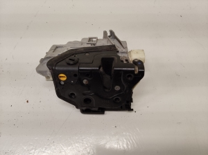 Volkswagen Passat B6 (2005–2010) Rear side door lock 3C4839015A - 2