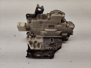 Volkswagen Passat B6 (2005–2010) Rear side door lock 3C4839015A - 3