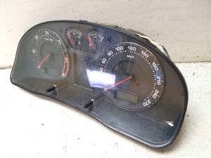 Skoda Superb (2001–2008) Mērinstrumentu panelis 3U0920841A - 2