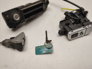 Mercedes Benz SL-Class 230 (2001–2012) Front door lock cylinder A2307600377 - 4