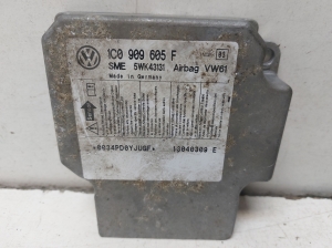 Skoda Superb (2001–2008) Airbag module 1C0909605F - 2