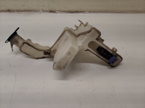 Volkswagen Passat B6 (2005–2010) Front windshield washer reservoir and its parts 3C0955453 - 2