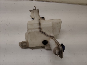 Volkswagen Passat B6 (2005–2010) Front windshield washer reservoir and its parts 3C0955453 - 4