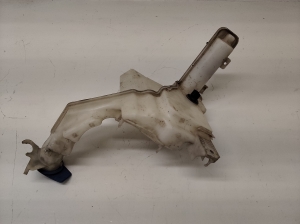 Volkswagen Passat B6 (2005–2010) Front windshield washer reservoir and its parts 3C0955453 - 5